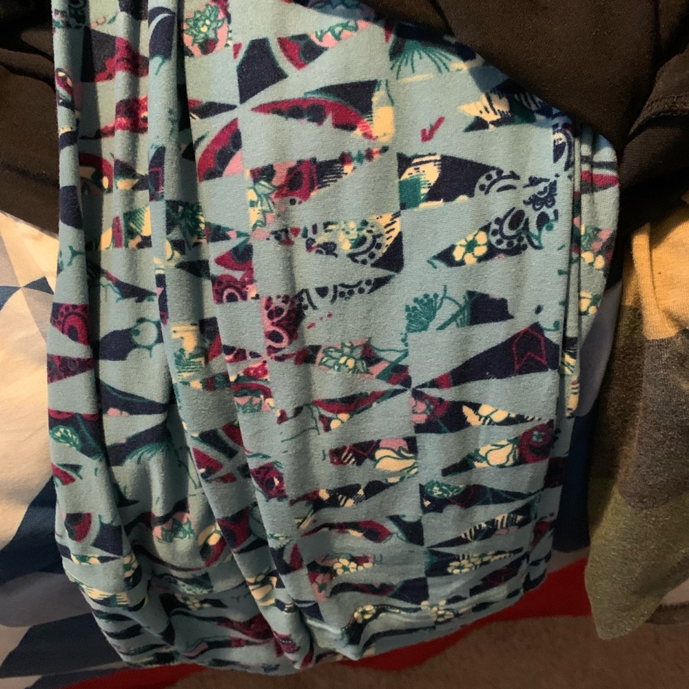 Lularoe Irma & one size leggings